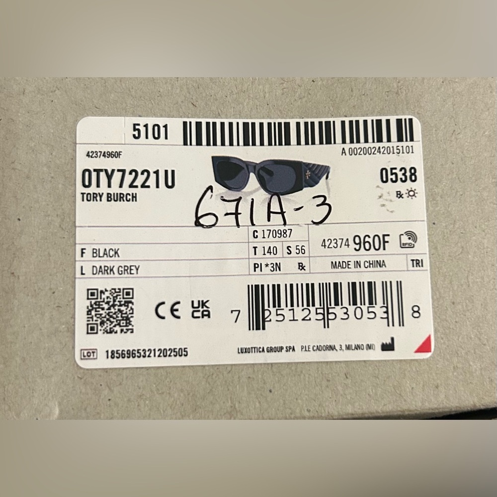 Tory Burch Black Sunglasses - Picture 8 of 8